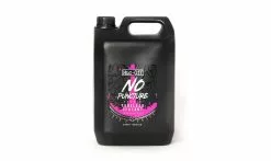 Liquido Preventivo E D'Impermeabilità Muc-Off 8 Liquido Preventivo E D'Impermeabilità Muc-Off -Vendite MTB 5ltr 1235x735