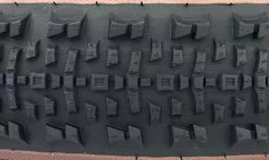 Pneumatico Hutchinson Kraken Racing LabRace Ripost XC - Hardskin - Tubeless Ready -Vendite MTB Pneu Hutchinson Kraken Racing Lab Race Ripost XC Hardskin Tubeless Ready crampons 1235x735