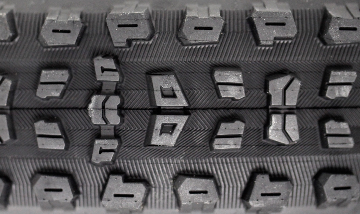 Pneumatico Maxxis AggressorEXO Protection - Dual 62a/60a - Tubeless Ready 4 Pneumatico Maxxis AggressorEXO Protection - Dual 62a/60a - Tubeless Ready - immagine 4