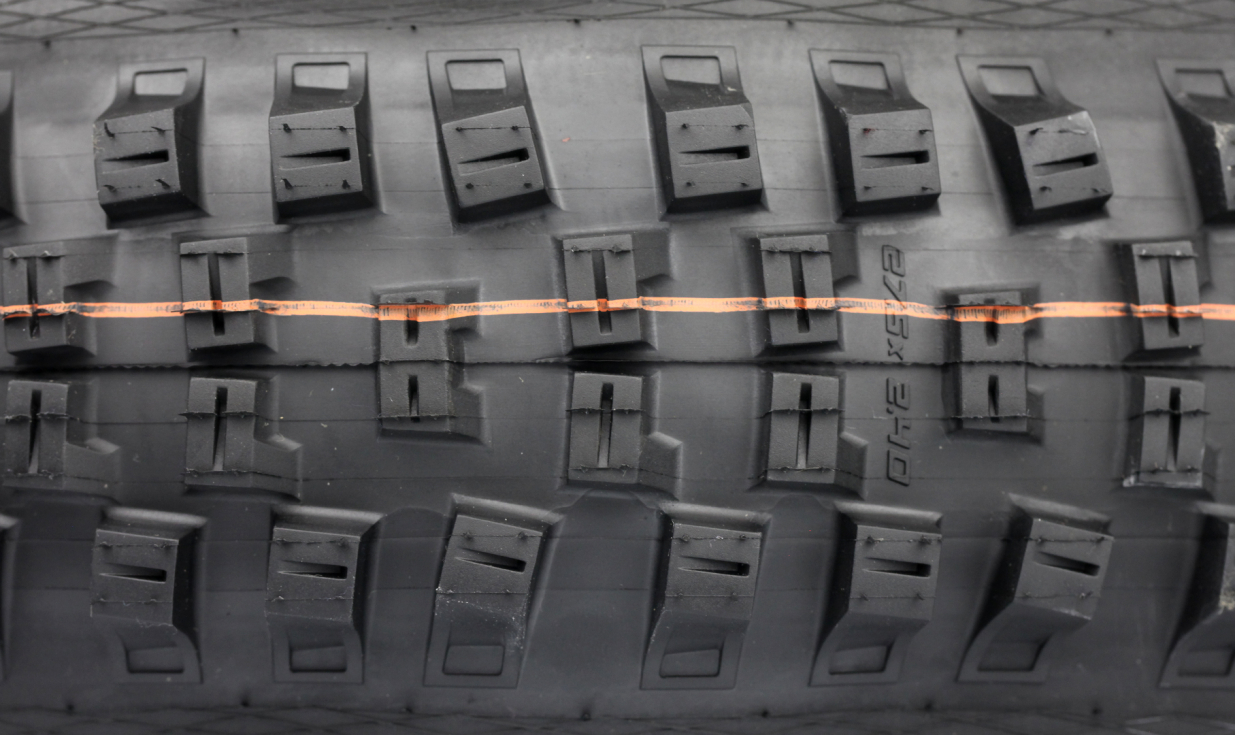 Pneumatico Schwalbe Big Betty Addix Ultra Soft - Super Downhill - Tubeless Easy 4 Pneumatico Schwalbe Big Betty Addix Ultra Soft - Super Downhill - Tubeless Easy - immagine 4