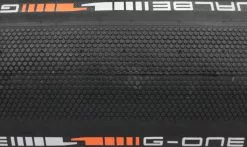 Pneumatico Schwalbe G-One SpeedAddix SpeedGrip - Super Ground - V-Guard - Tubeless Easy -Vendite MTB Pneu Schwalbe G One Speed Addix SpeedGrip Super Ground V Guard Tubeless easy MACRO 1235x735