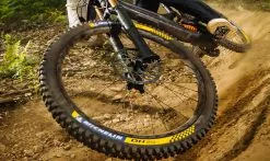 Pneumatico Michelin DH 22Magi-XDH - DownHill Shield Bead2Bead - Tubeless Ready 9 Pneumatico Michelin DH 22Magi-XDH - DownHill Shield Bead2Bead - Tubeless Ready -Vendite MTB dh22 michelin1 1235x735