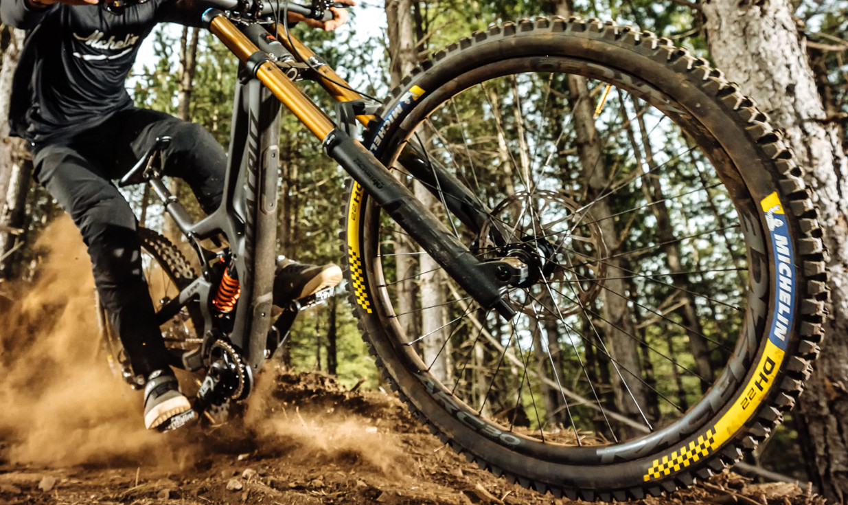 Pneumatico Michelin DH 22Magi-XDH - DownHill Shield Bead2Bead - Tubeless Ready 4 Pneumatico Michelin DH 22Magi-XDH - DownHill Shield Bead2Bead - Tubeless Ready - immagine 4