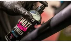 Muc-Off Lucido Muc Off Matt Finish -Vendite MTB muc off spray2 1235x735