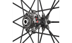 Ruota Bici Da Strada In Alluminio Fulcrum Racing Zero C19 DBFreno A Disco - Alluminio - Tubeless Ready 11 Ruota Bici Da Strada In Alluminio Fulcrum Racing Zero C19 DBFreno A Disco - Alluminio - Tubeless Ready -Vendite MTB roue avant fulcrum racing zero alu db moyeu 1235x735